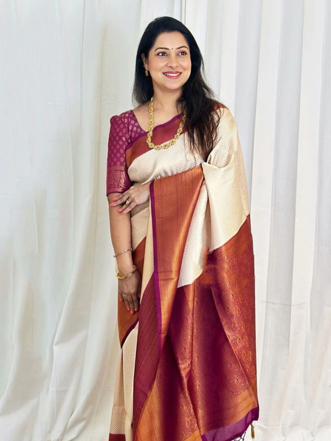 

Fashion Ritmo Woven Design Zari Pure Silk Saree, Maroon