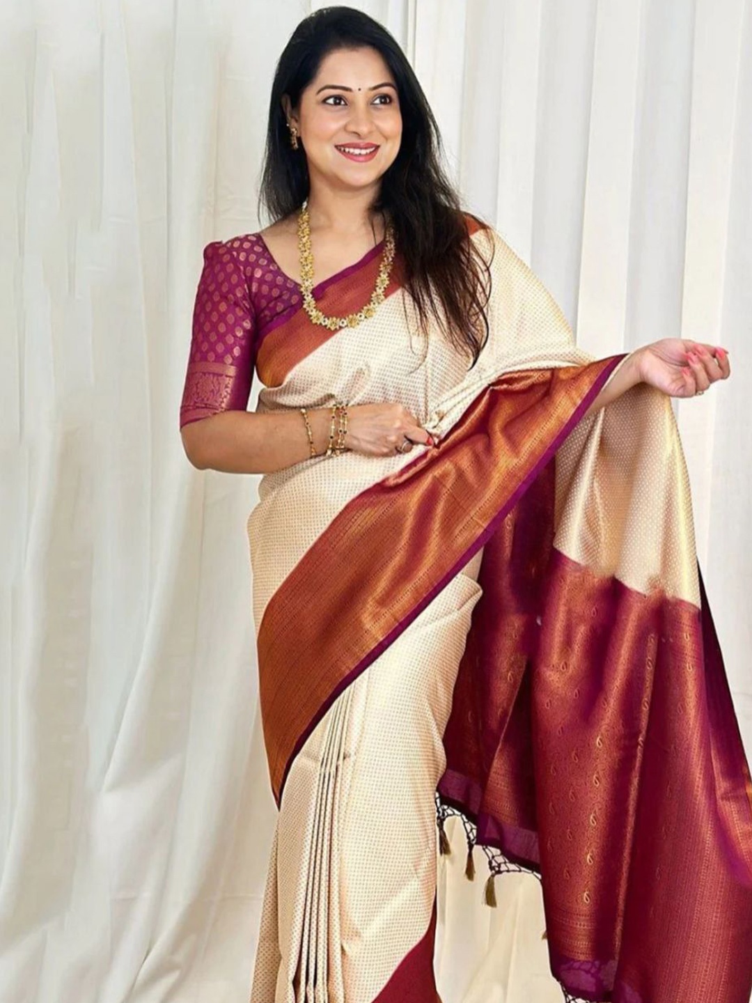 

Fashion Ritmo Woven Design Zari Pure Silk Saree, Maroon