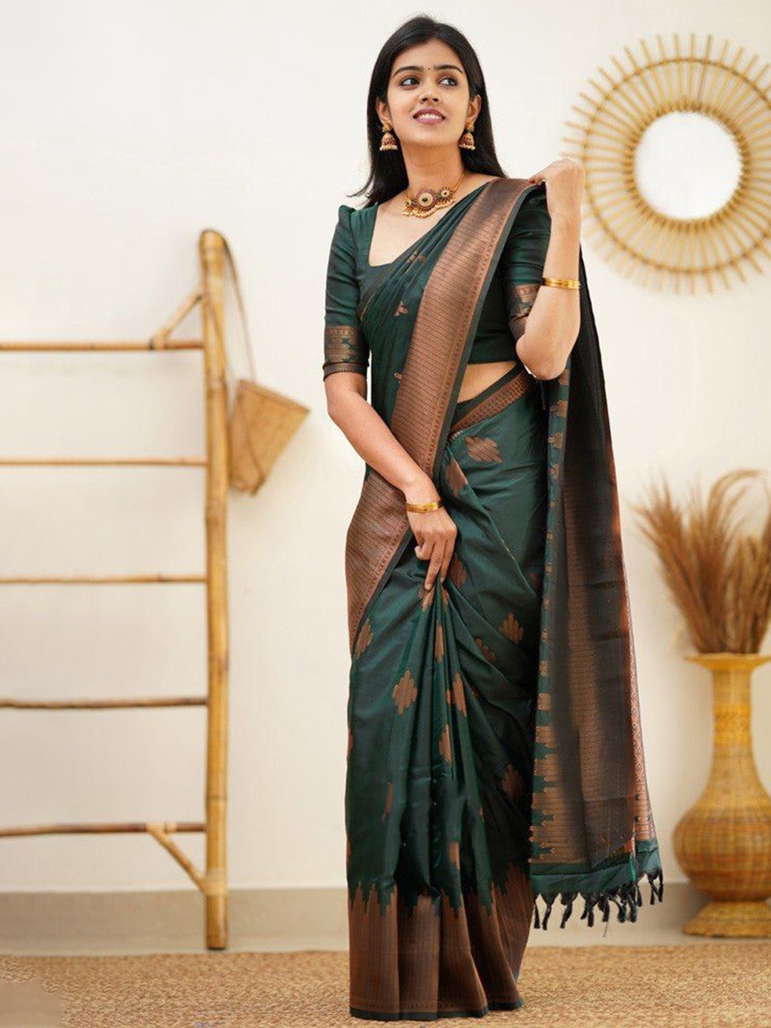 

Fashion Ritmo Ethnic Motifs Woven Design Zari Pure Silk Saree, Green