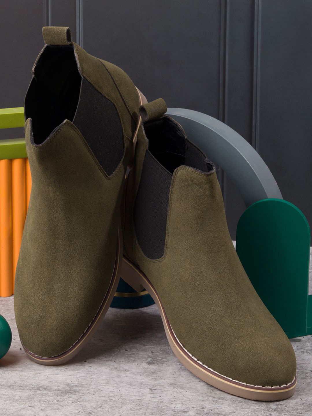 

ID Men Suede Chelsea Boots, Olive