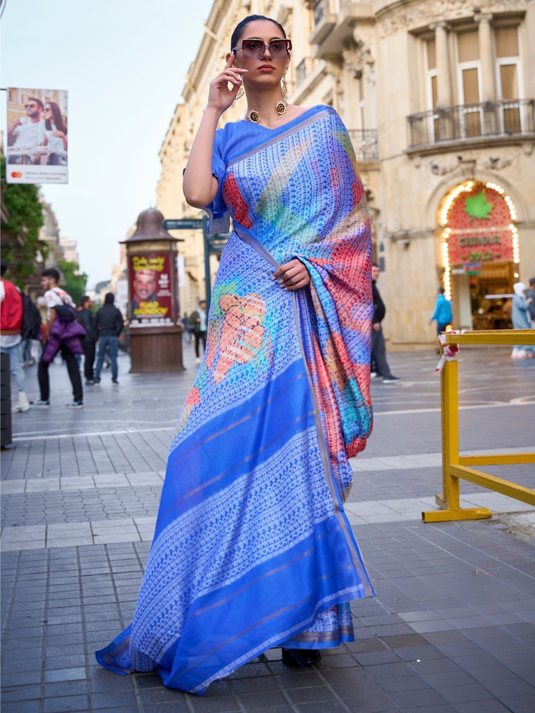 

ODETTE Blue Poly Viscose Printed Saree With Unstitched Blouse for Women