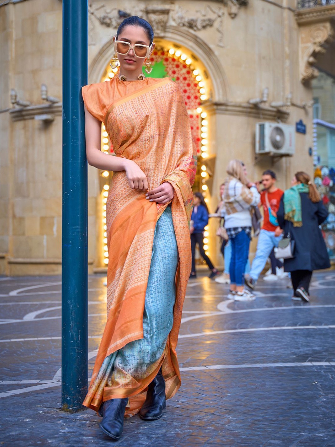

ODETTE Orange Poly Viscose Printed Saree With Unstitched Blouse for Women
