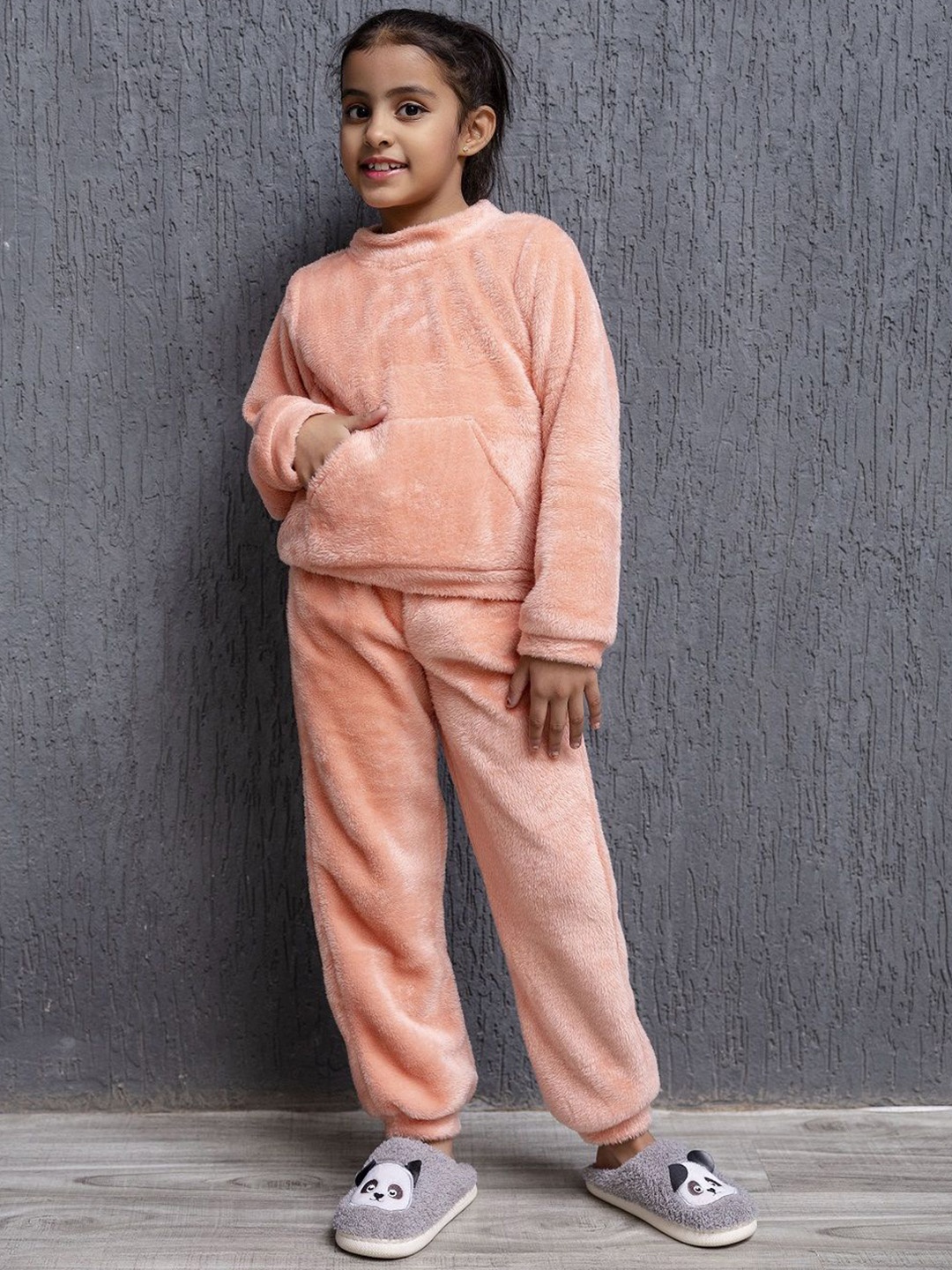 

JAANYA Girls Velvet T-shirt With Pyjamas, Peach