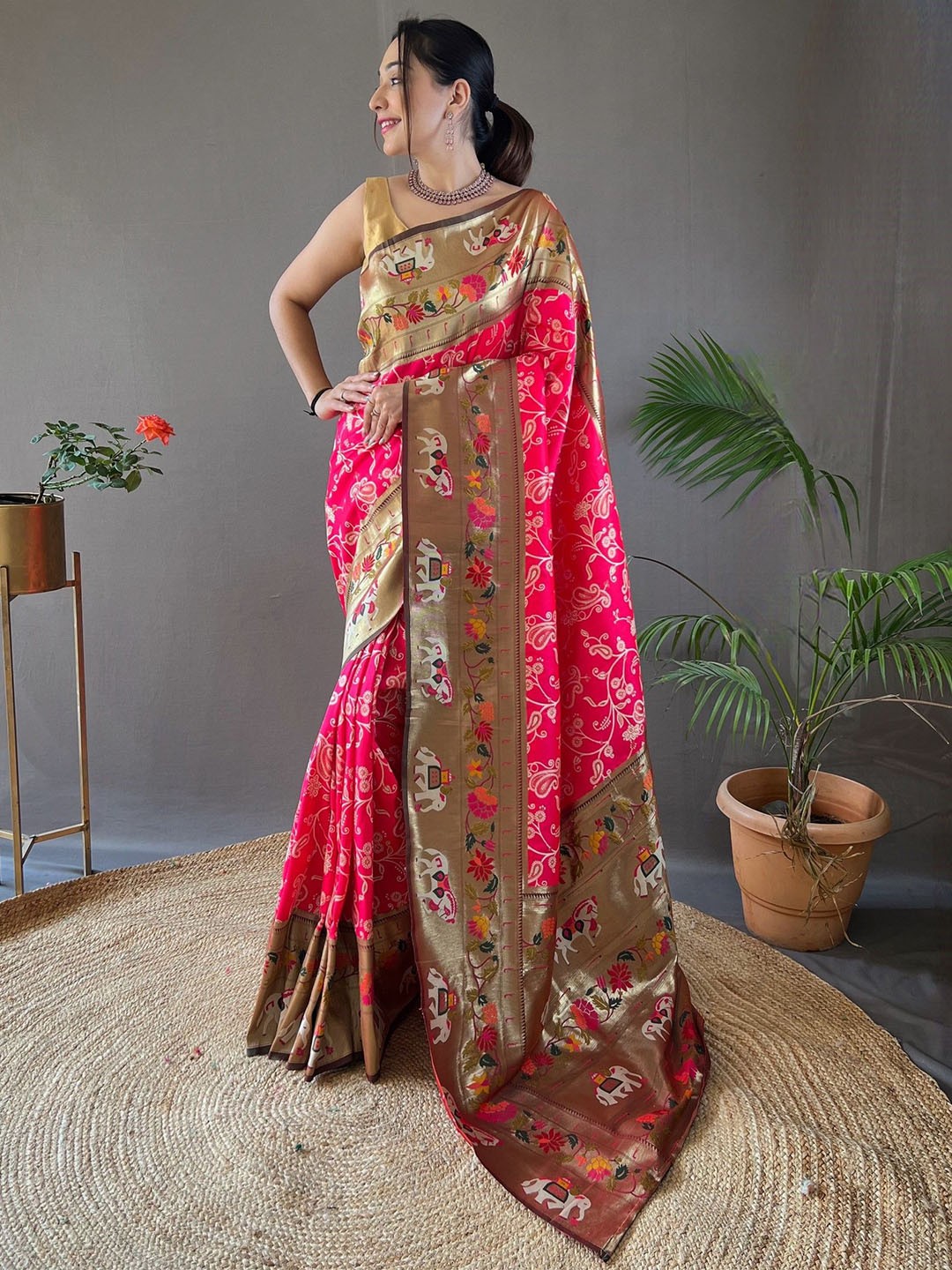 

LeeliPeeri Designer Woven Design Zari Paithani Saree, Pink