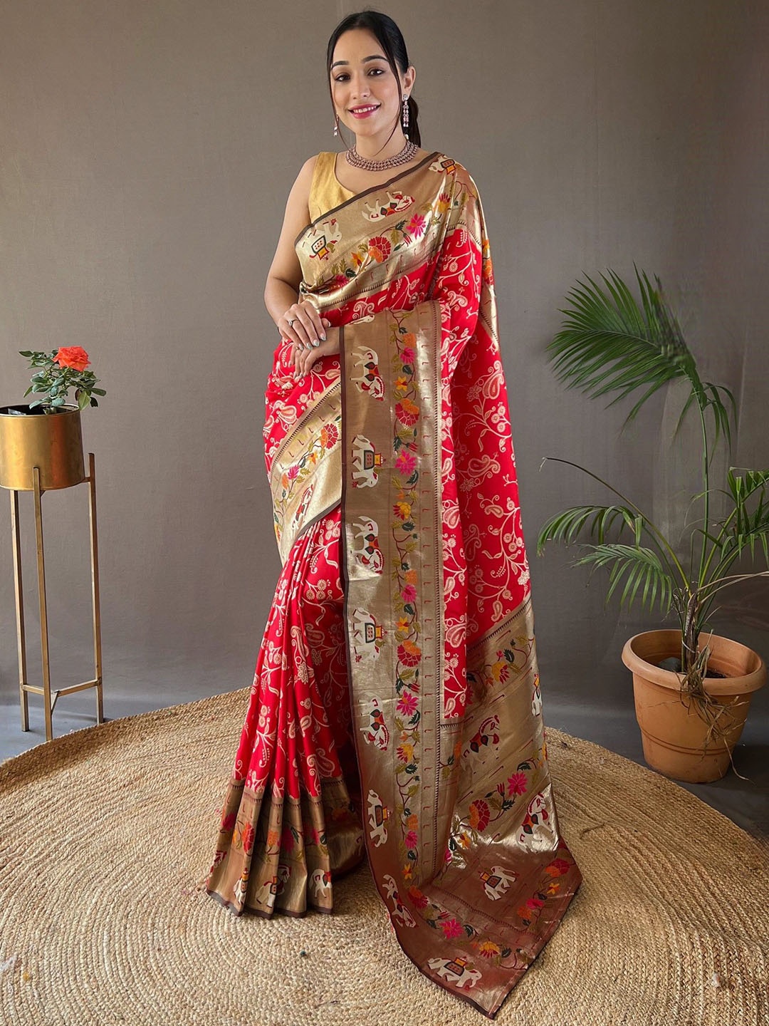 

LeeliPeeri Designer Floral Zari Paithani Saree, Red