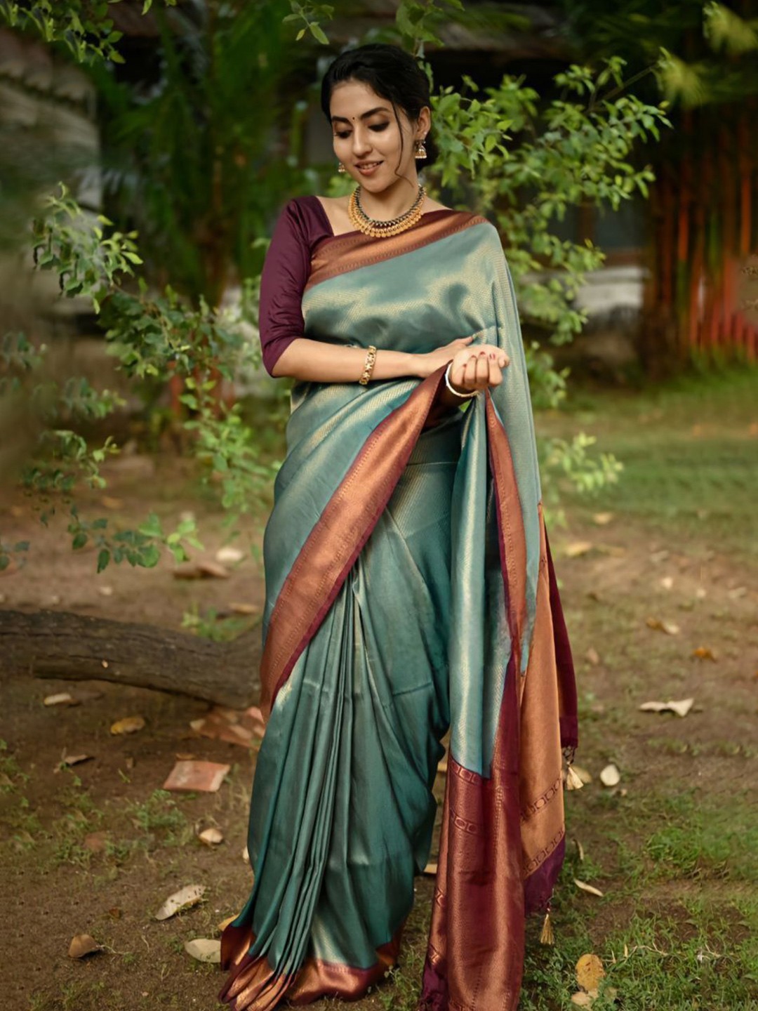 

choiceit Woven Design Zari Pure Silk Saree, Green