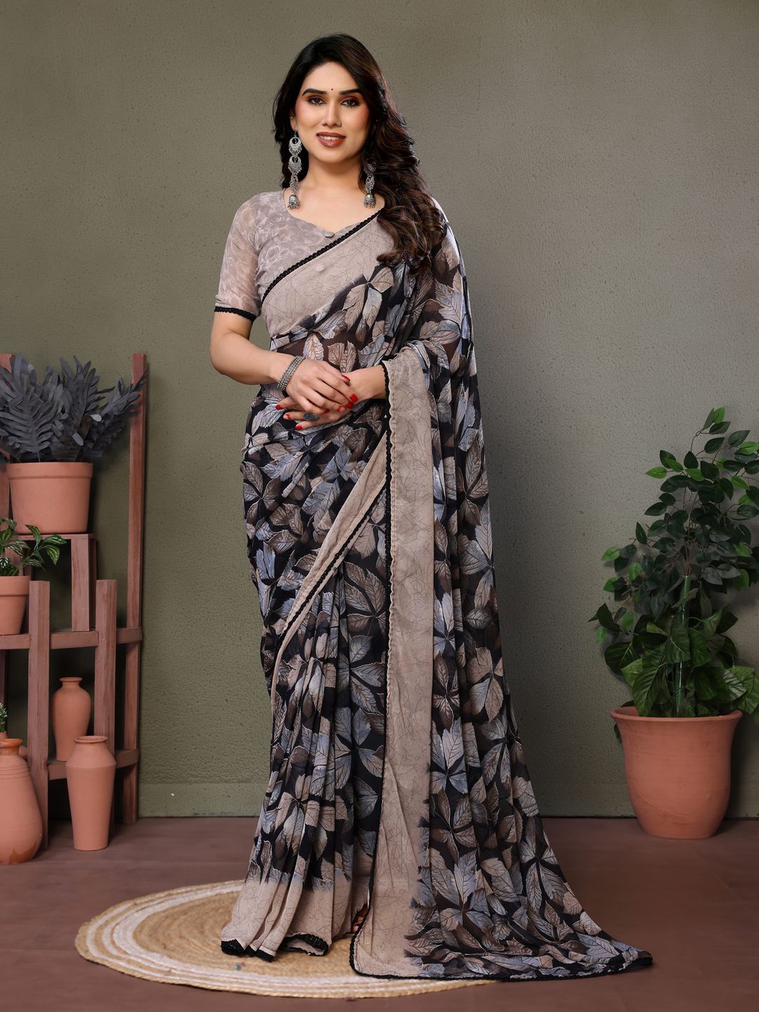 

KALINI Floral Printed Pure Georgette Block Print Saree, Grey