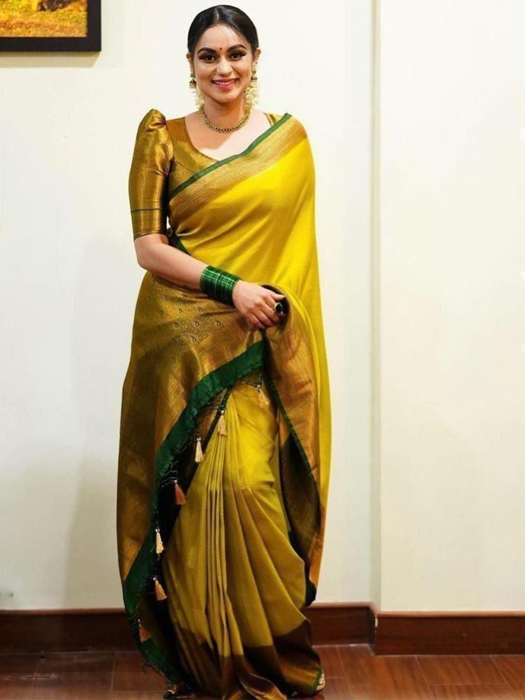 

choiceit Woven Design Zari Saree, Yellow