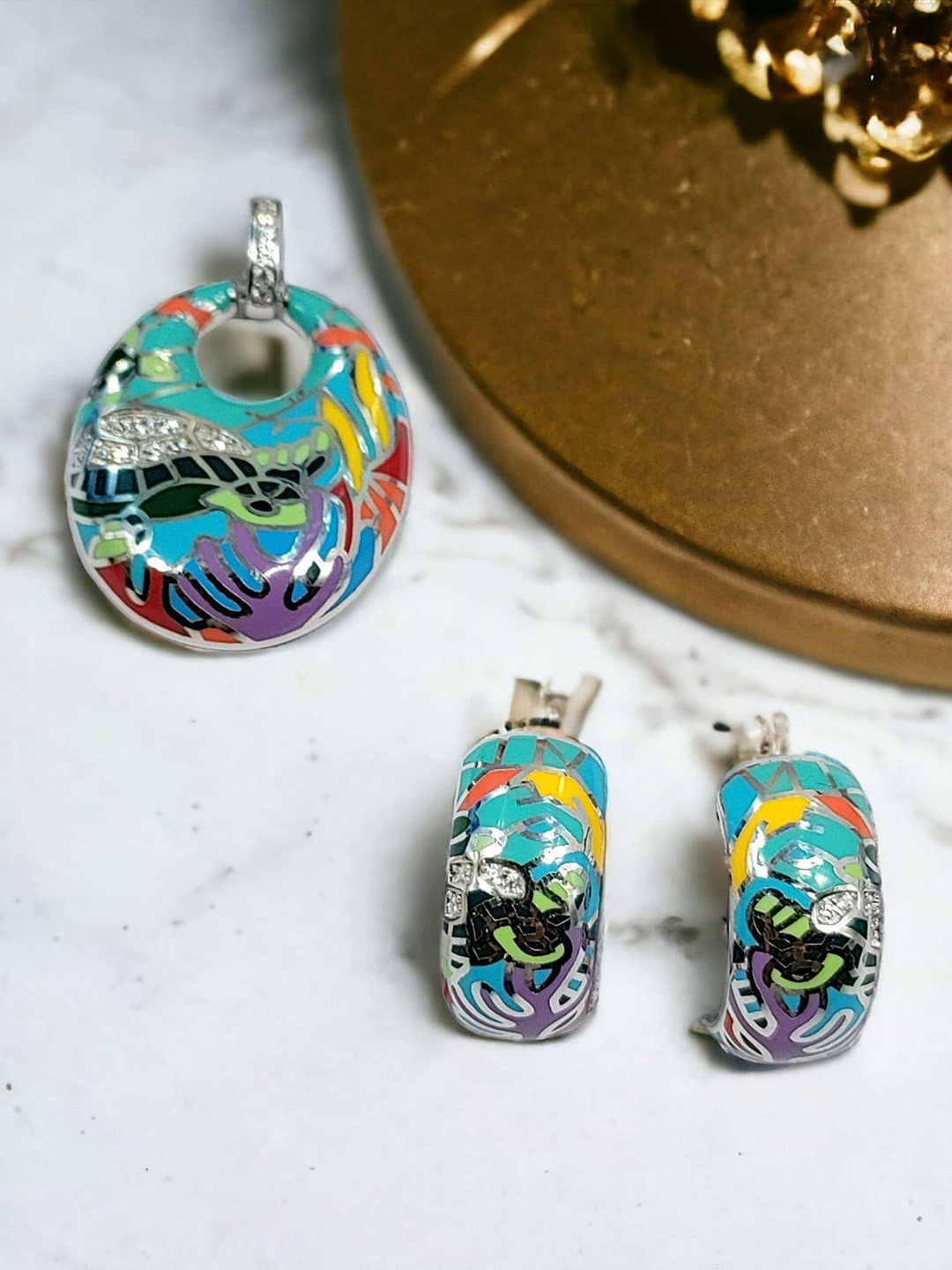 

AMONROO 925 Sterling Silver Rhodium-Plated CZ Studded Enamelled Pendant and Earrings