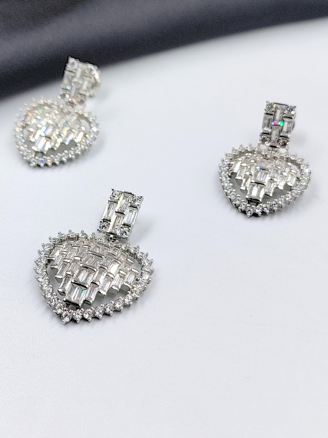 

AMONROO 925 Silver Rhodium-Plated Cubic Zirconia-Studded Pendant and Earrings