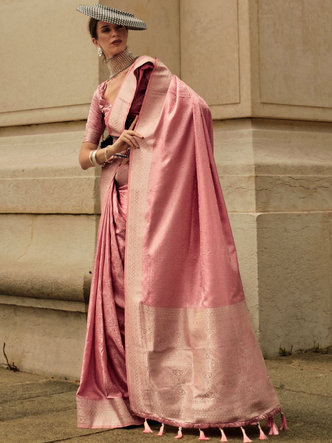 

ODETTE Pink Silk Blend Woven Saree With Unstitched Blouse For Women