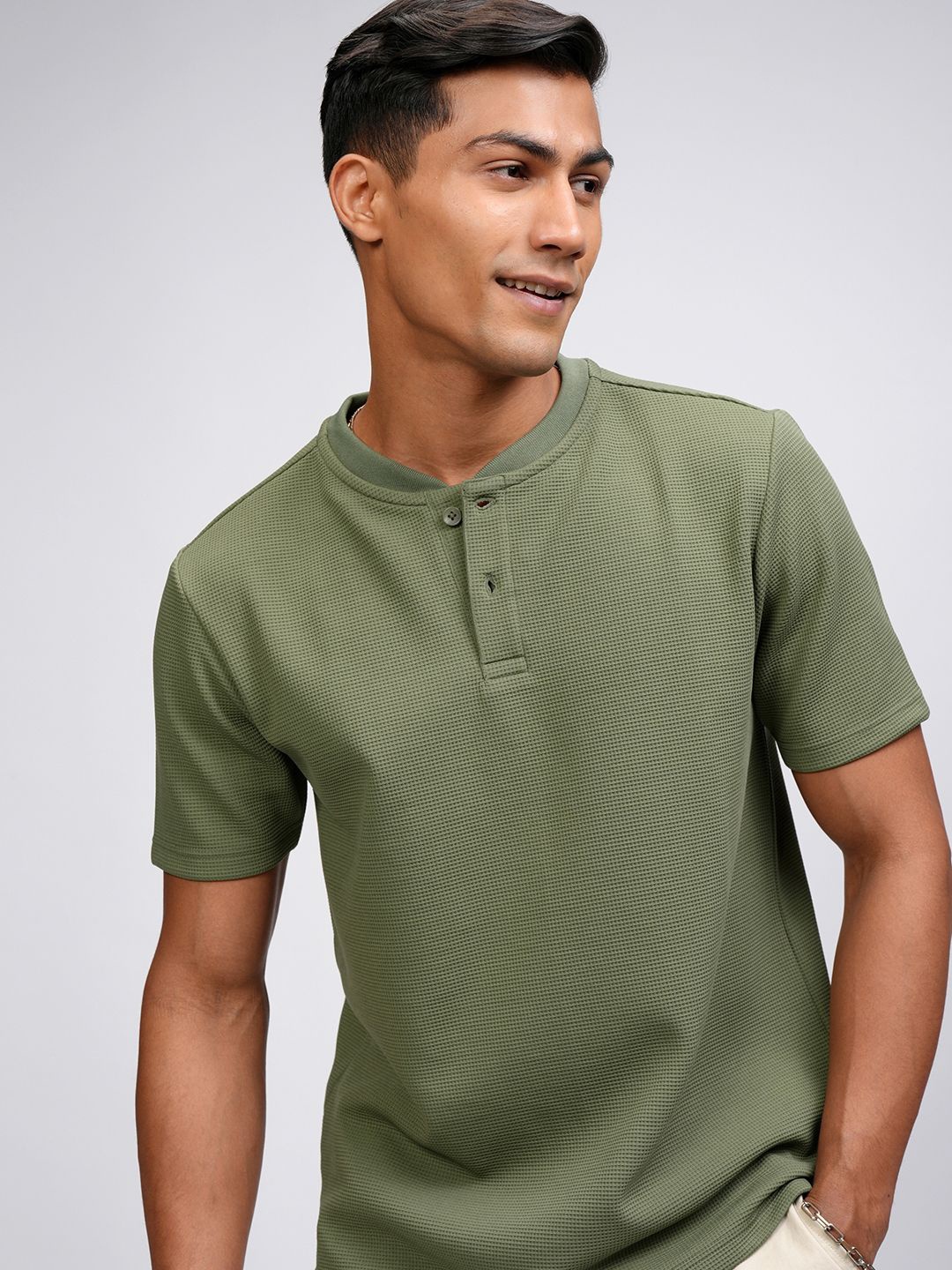 

HIGHLANDER Men Henley Collar Knitted Textured Relaxed Fit T-Shirt, Olive
