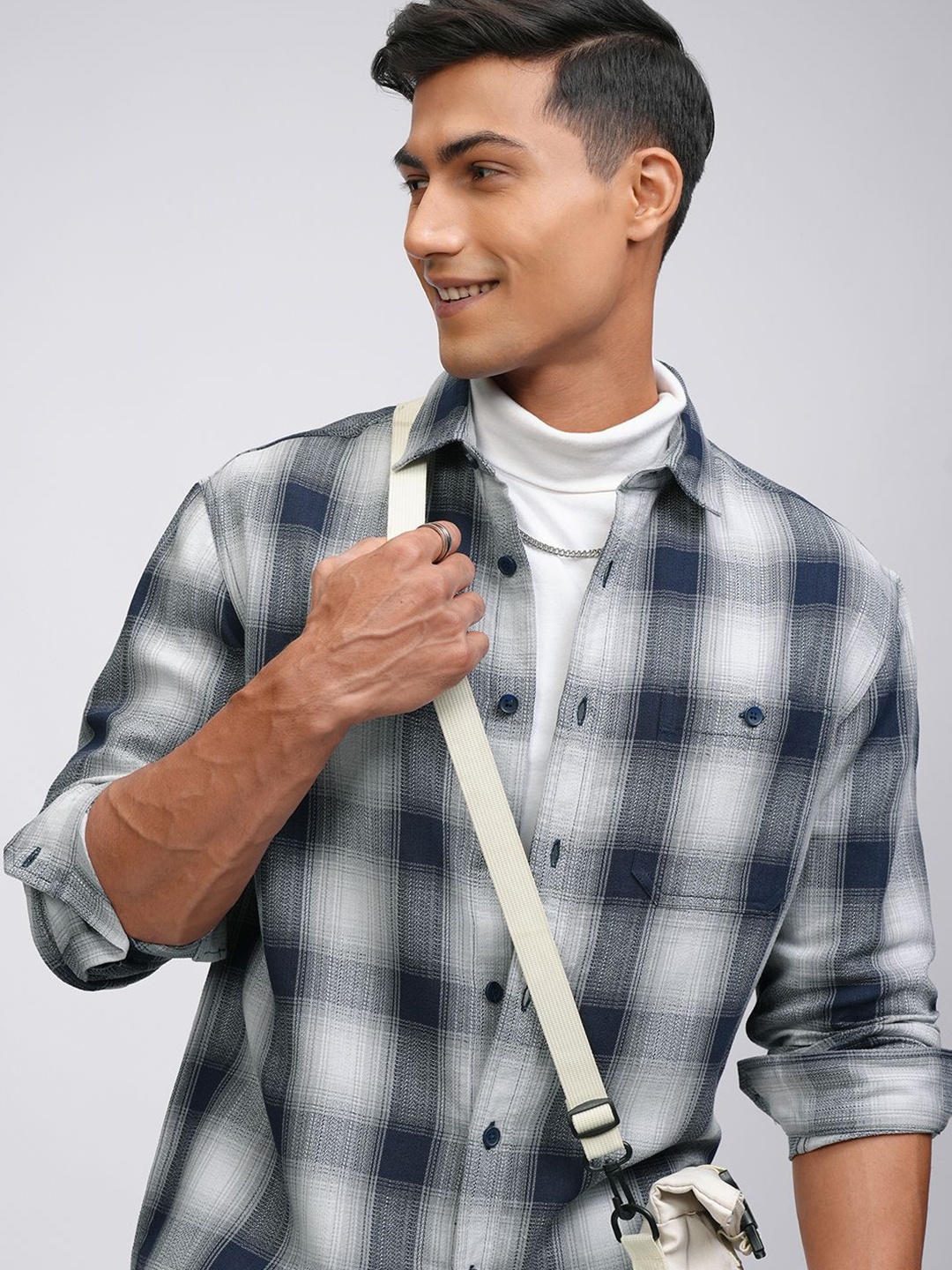 

HIGHLANDER Men Spread Collar Checked Cotton Casual Shirt, Grey