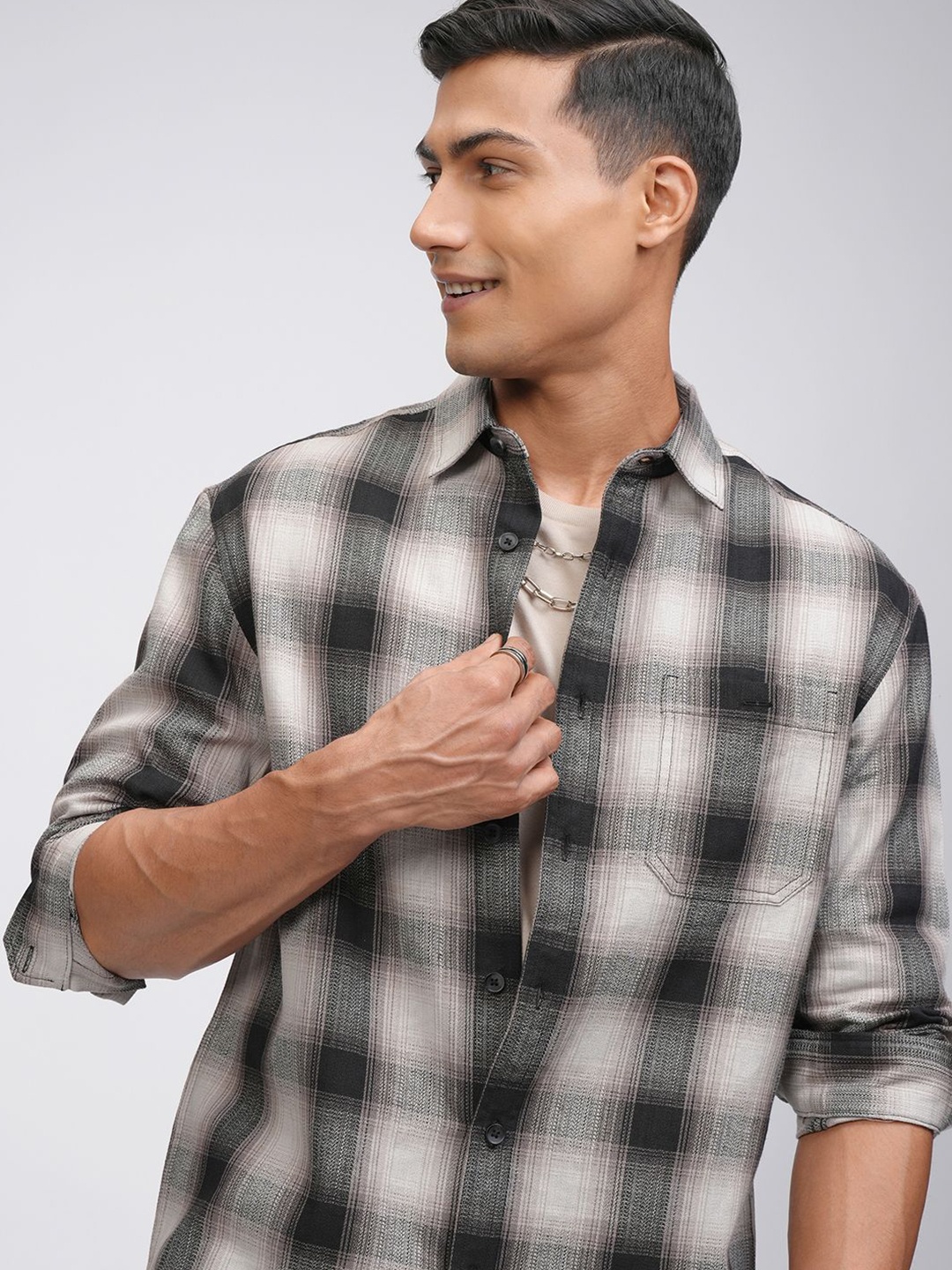 

HIGHLANDER Men Spread Collar Checked Cotton Casual Shirt, Grey