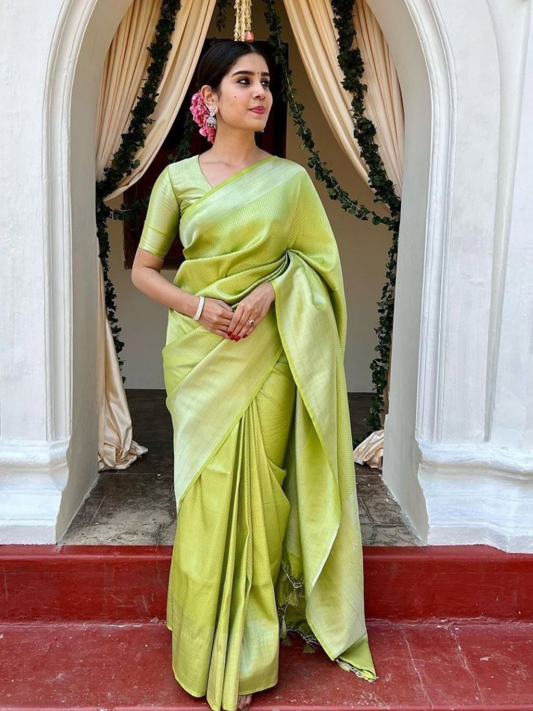 

choiceit Woven Design Zari Pure Silk Saree, Green