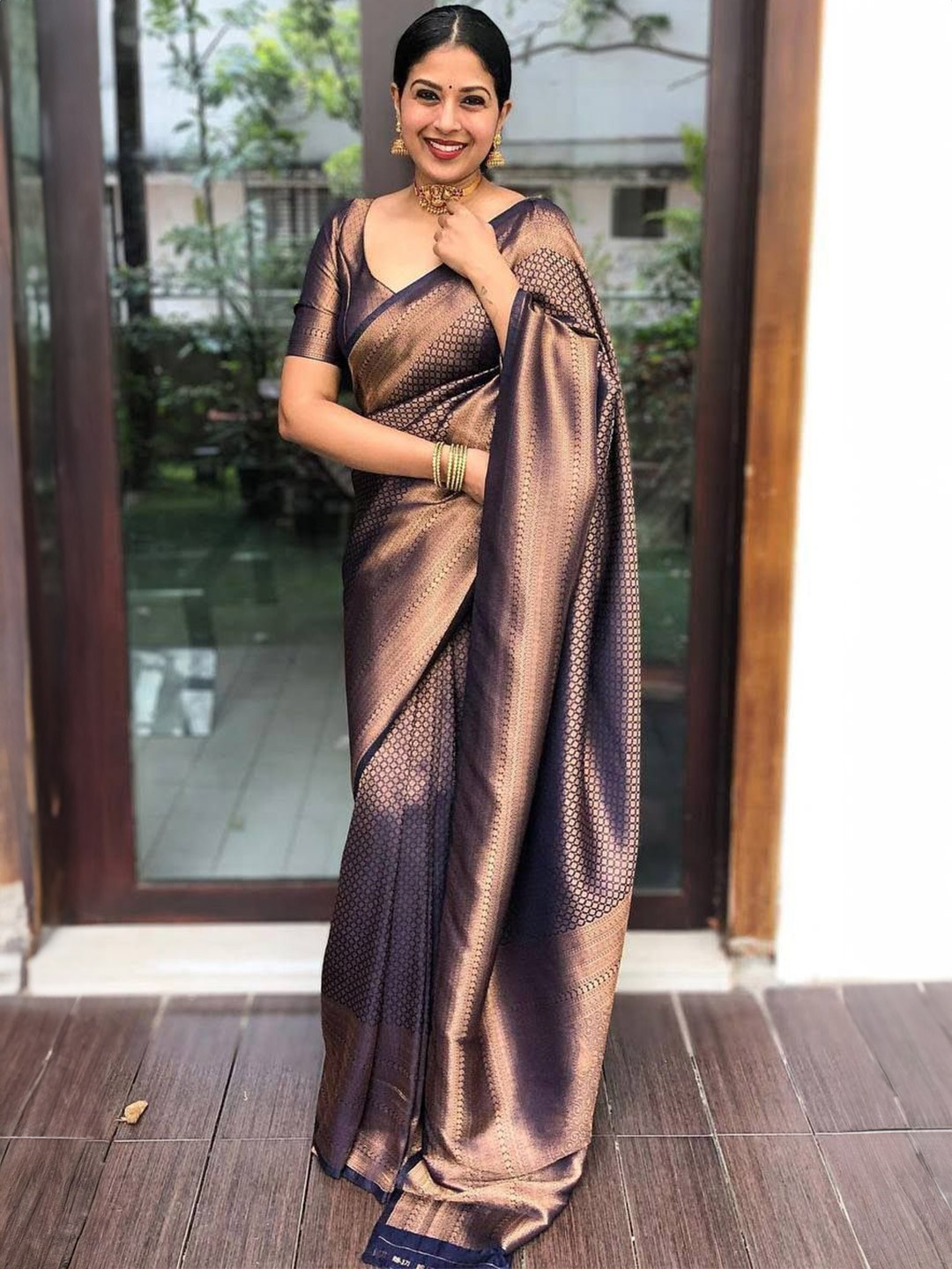 

choiceit Woven Design Zari Pure Silk Saree, Navy blue