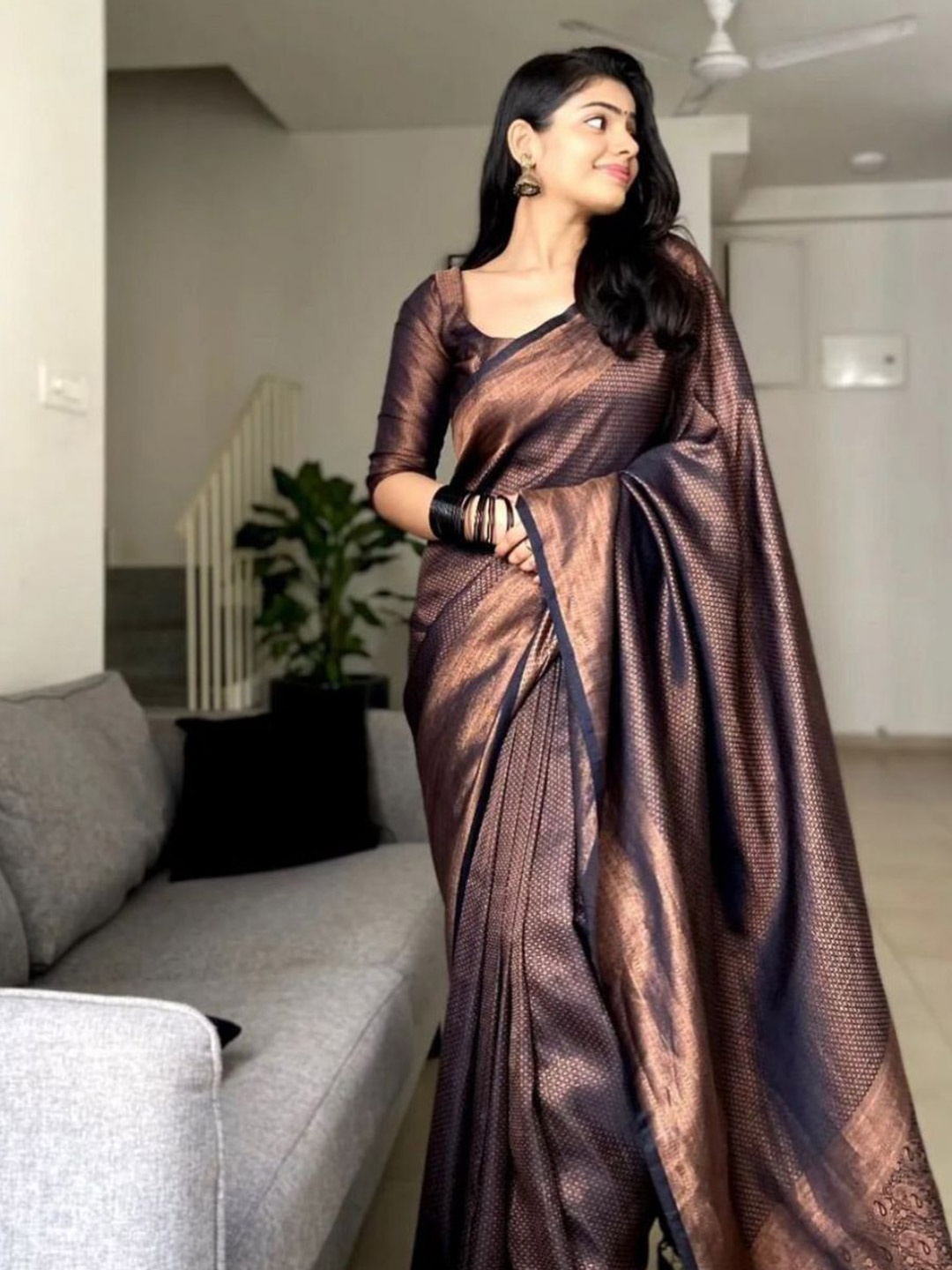 

choiceit Women Woven Design Pure Silk Banarasi Saree, Black