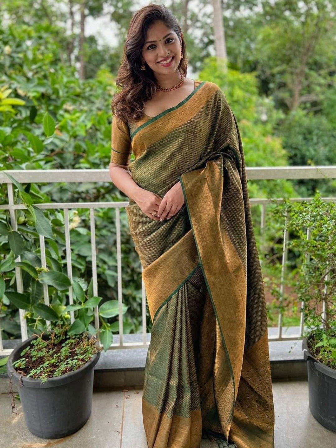 

choiceit Woven Design Zari Pure Silk Kanjeevaram Saree, Green