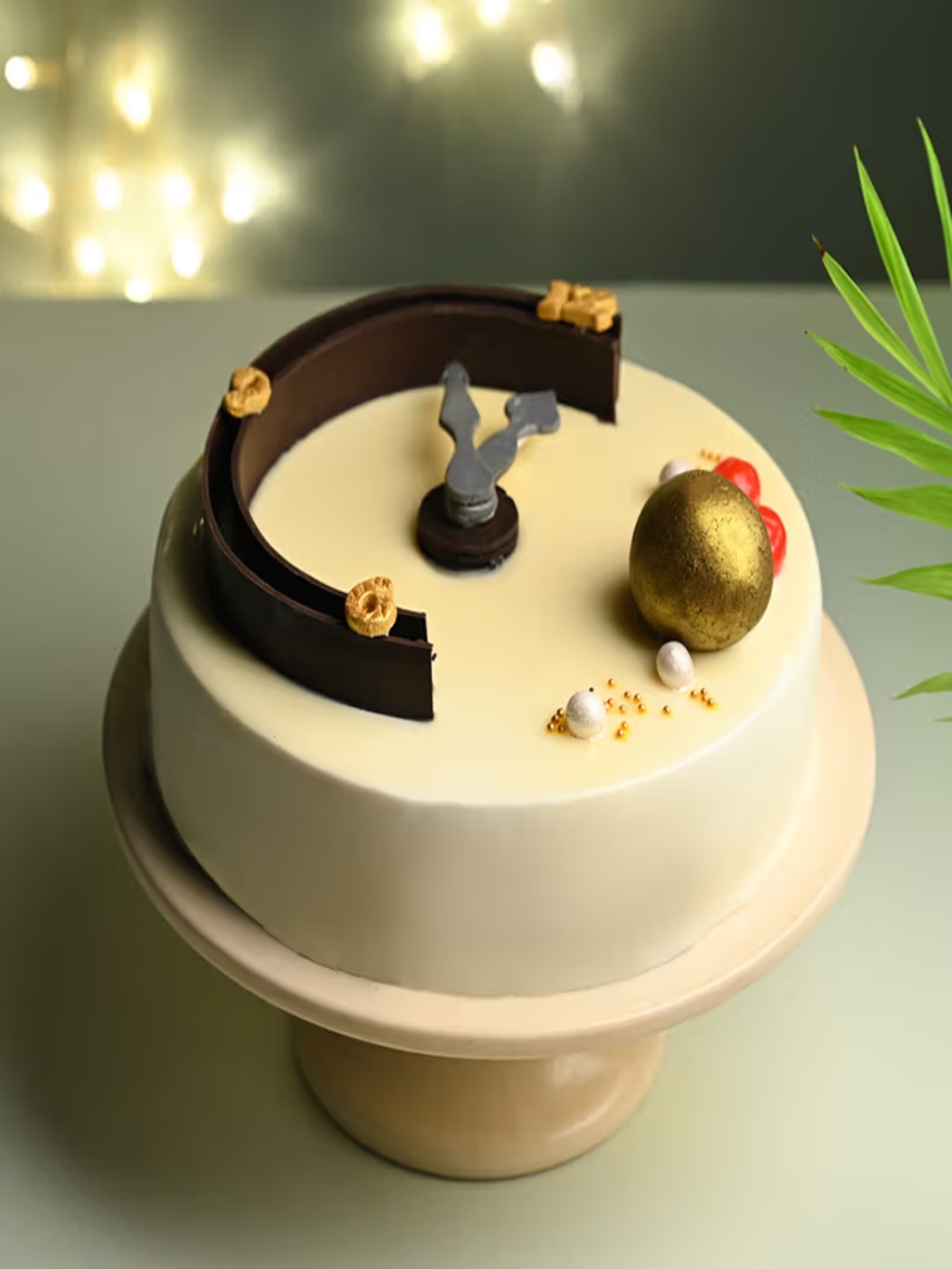 

Floweraura New Year Countdown Chocolate Flavour Eggless Round Cake 500gm, Beige