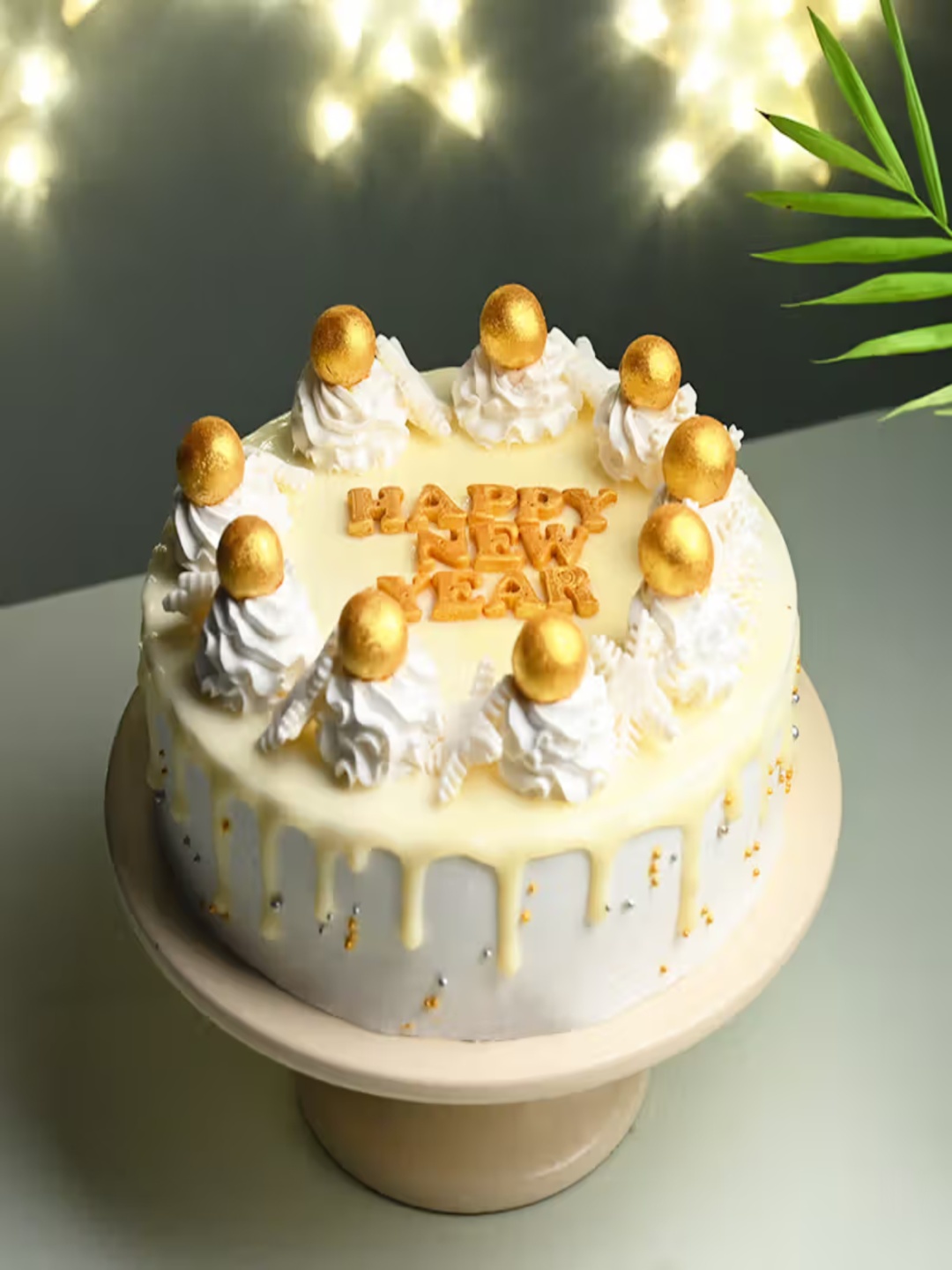 

Floweraura New Year Butterscotch Flavour Eggless Round Cake 4Kg, White