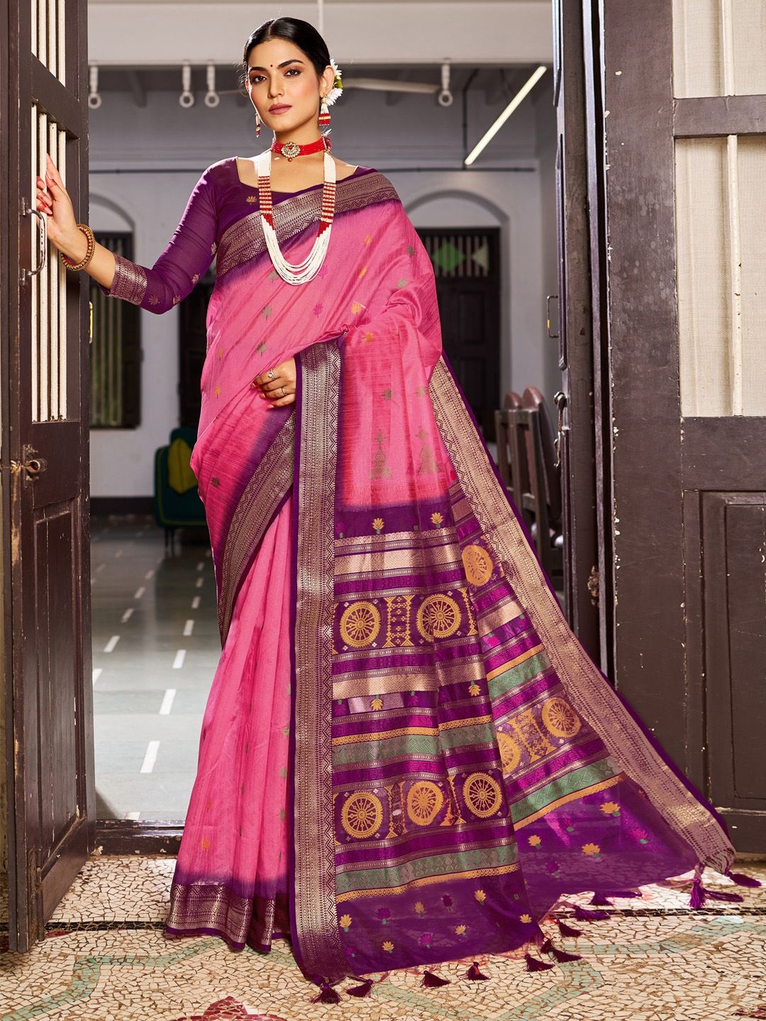 

Mitera Ethnic Motifs Woven Design Zari Banarasi Saree, Pink