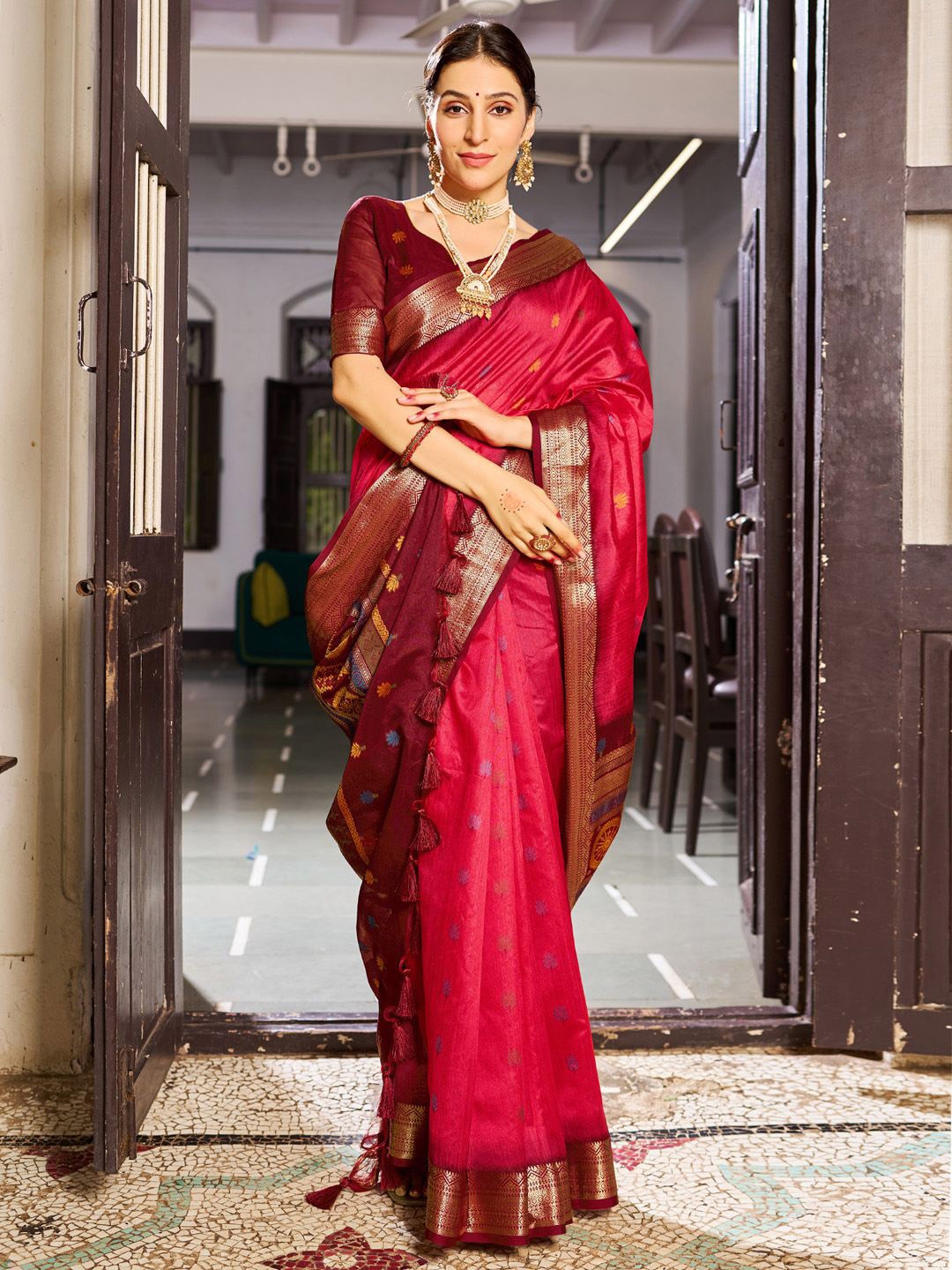 

Mitera Ethnic Motifs Woven Design Zari Banarasi Saree, Pink