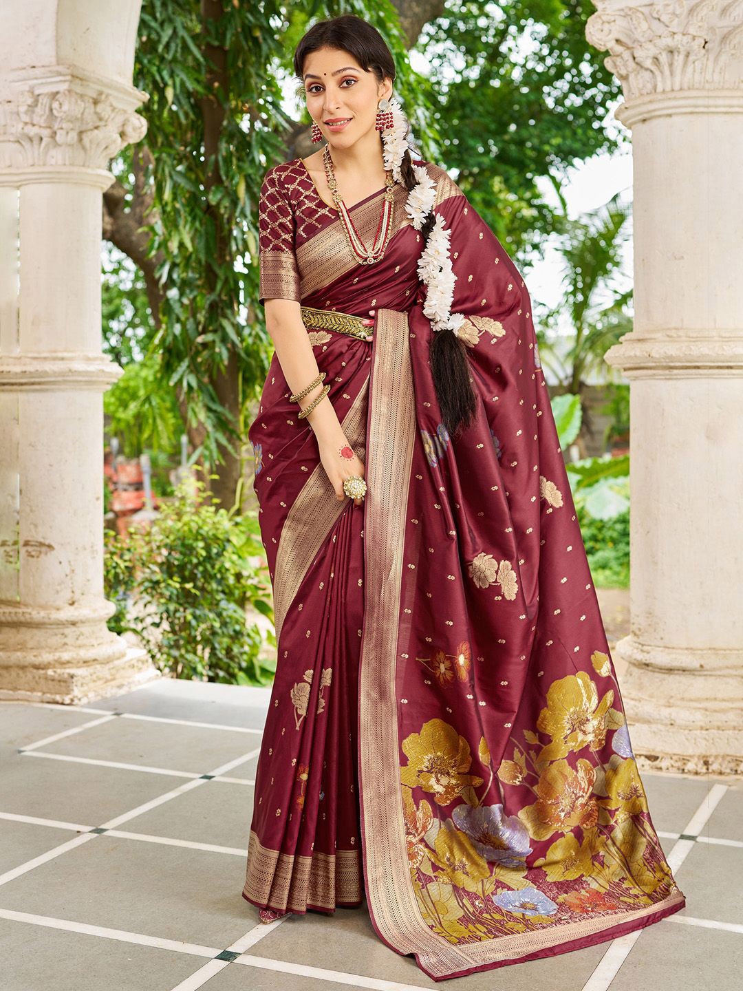 

Mitera Ethnic Motifs Woven Design Zari Banarasi Saree, Maroon
