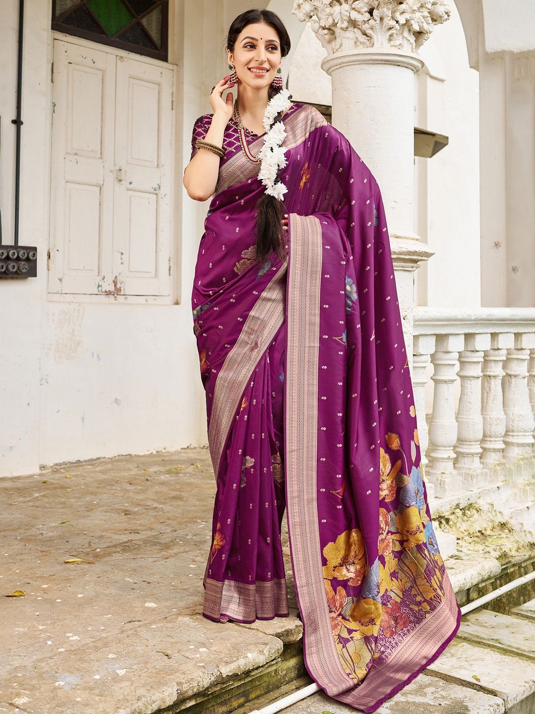 

Mitera Ethnic Motifs Woven Design Zari Saree, Magenta