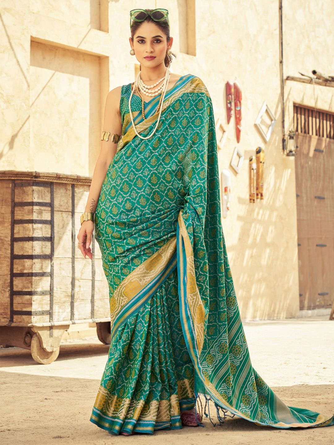 

Mitera Kalamkari Woven Design Zari Organza Pochampally Saree, Teal