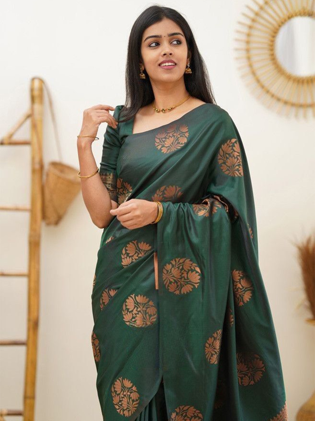 

choiceit Ethnic Motifs Woven Design Zari Pure Silk Kanjeevaram Saree, Green