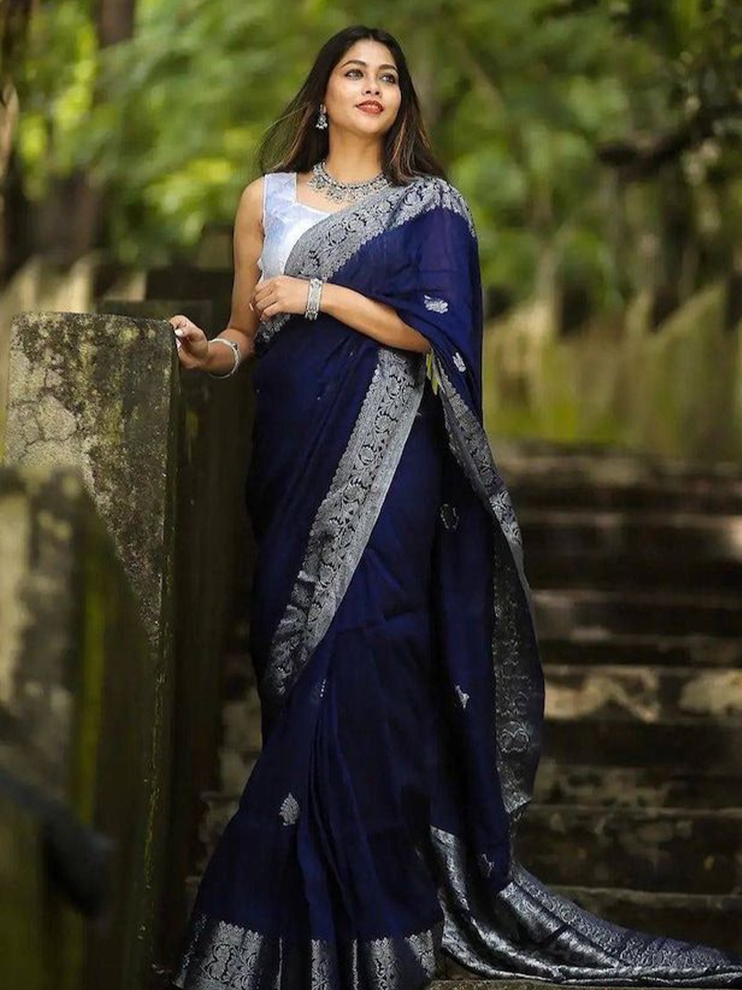 

choiceit Ethnic Motifs Woven Design Zari Pure Silk Saree, Blue