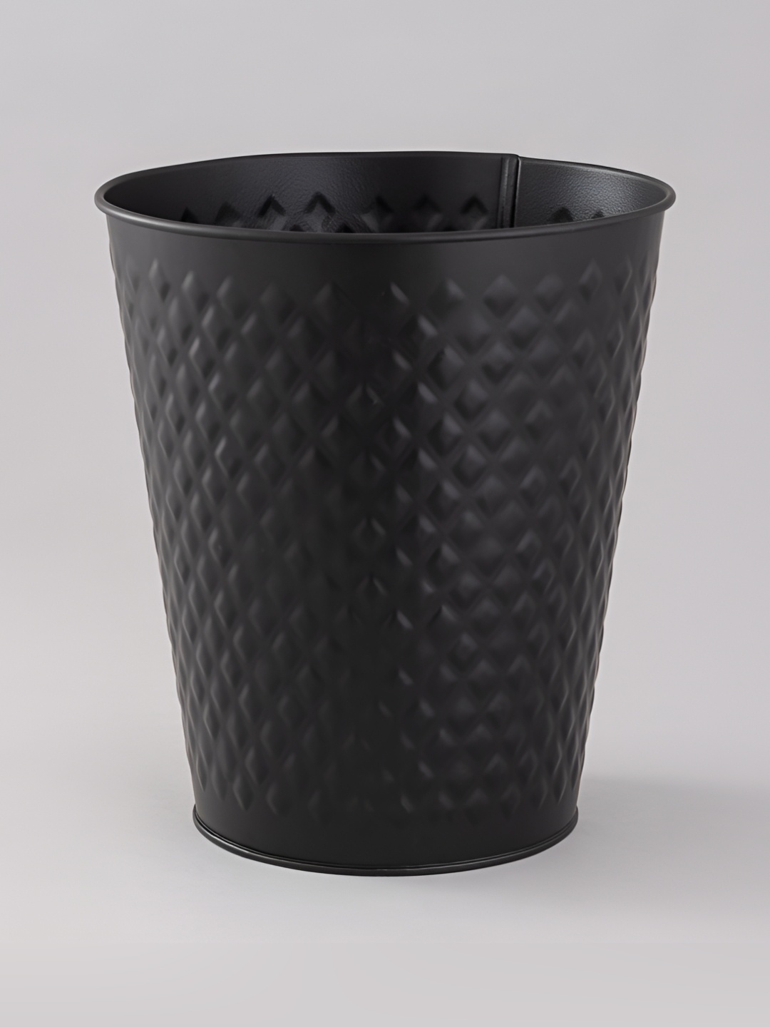 

Indecrafts Black Textured Brass Bin