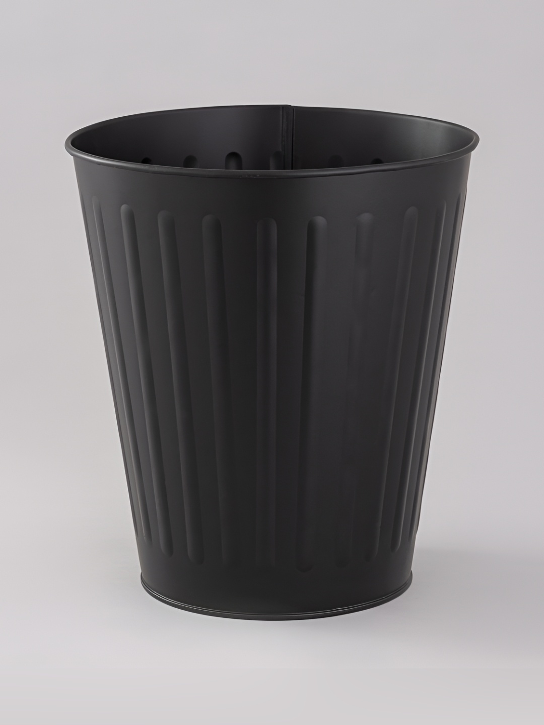 

Indecrafts Black Textured Stainless Steel Open Trash Bin-3.41 L