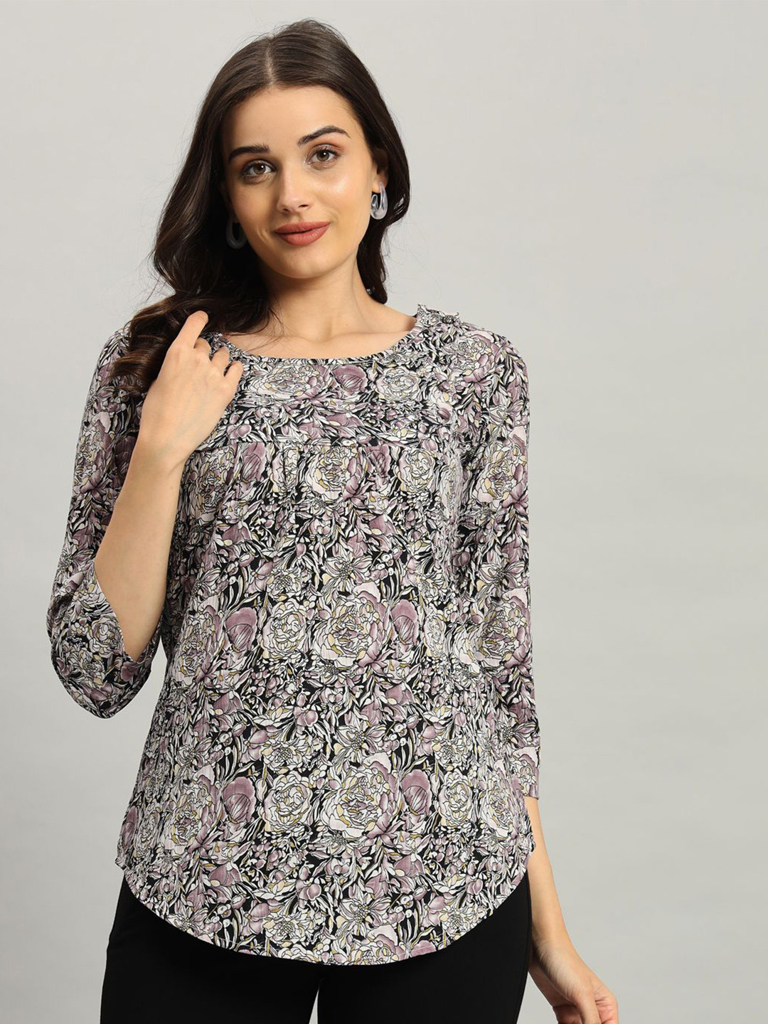 

REBERRY Women Floral Printed Top, Black