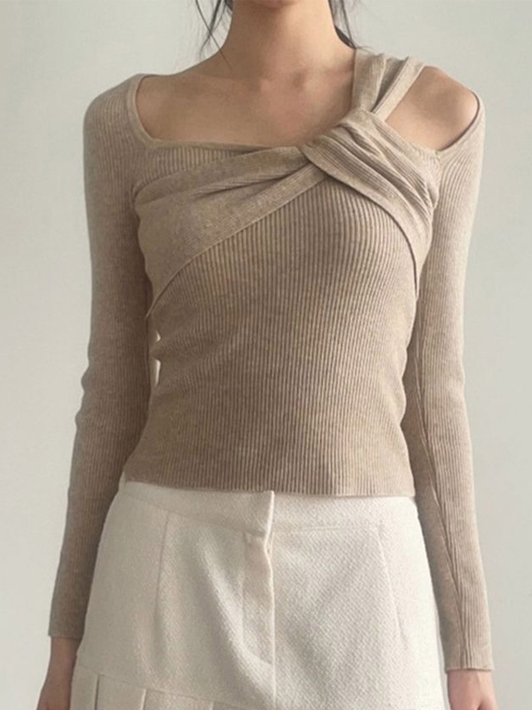 

LULU & SKY WomenTwisted Top, Khaki