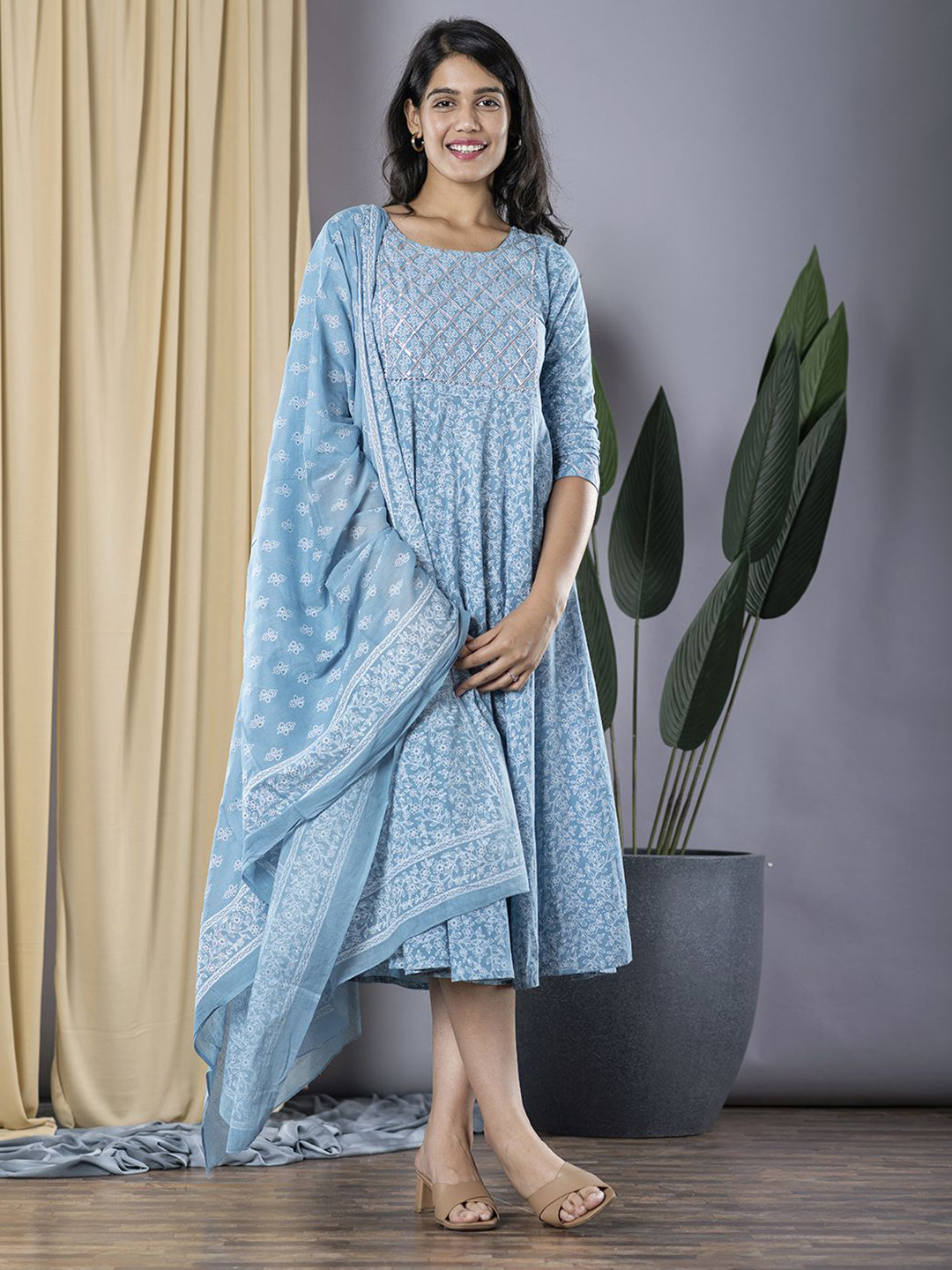 

Jaitpuriya WomenFloral Printed Pure Cotton A-Line Dress With Dupatta Dress, Blue