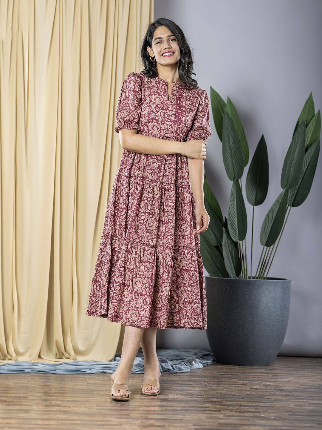 

Jaitpuriya Women Floral Print Puff Sleeve Formal Fit & Flare Midi Dress, Maroon