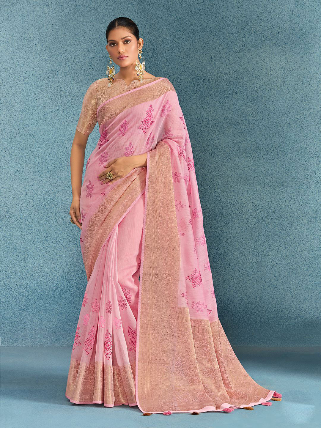 

ALAGINI Ethnic Motifs Zari Silk Cotton Saree With Blouse Piece, Peach