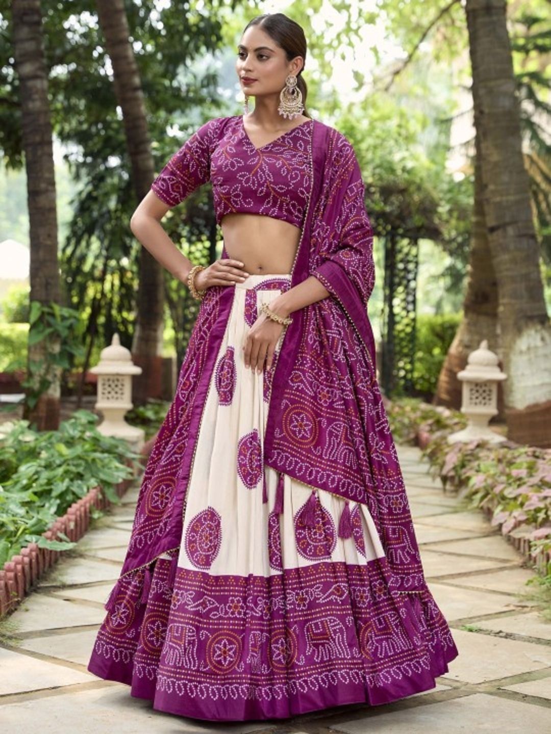 

Fusionic Bandhani Printed Ready to Wear Lehenga & Blouse With Dupatta, Burgundy