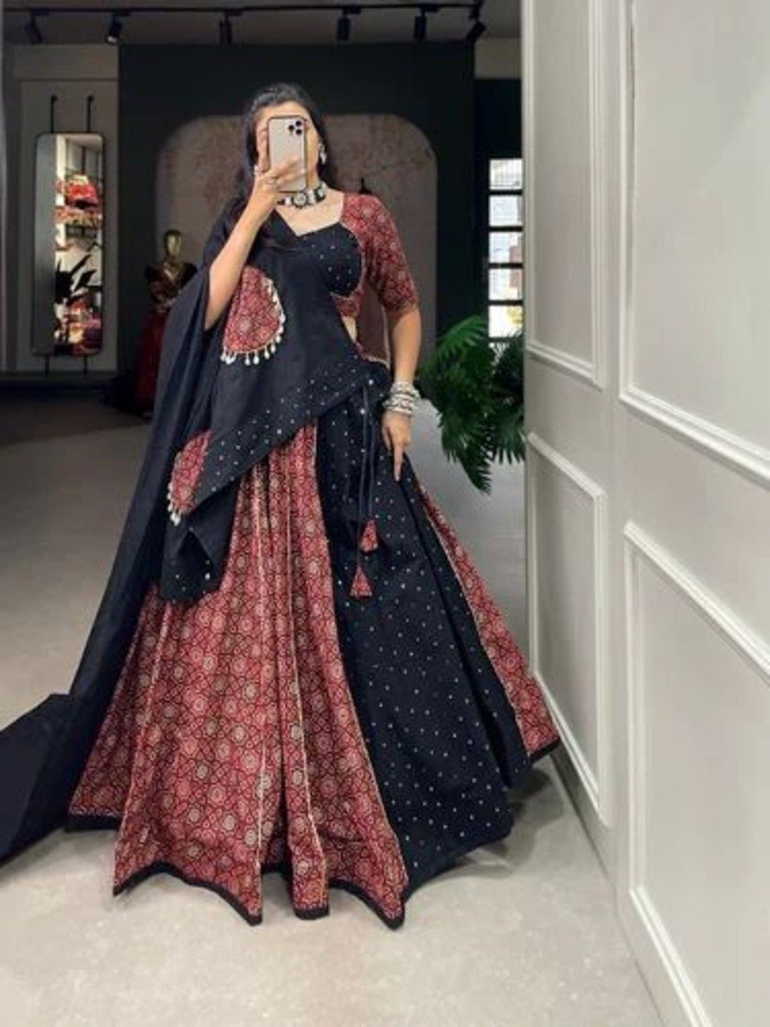 

Fusionic Printed Ready to Wear Lehenga & Blouse With Dupatta, Maroon