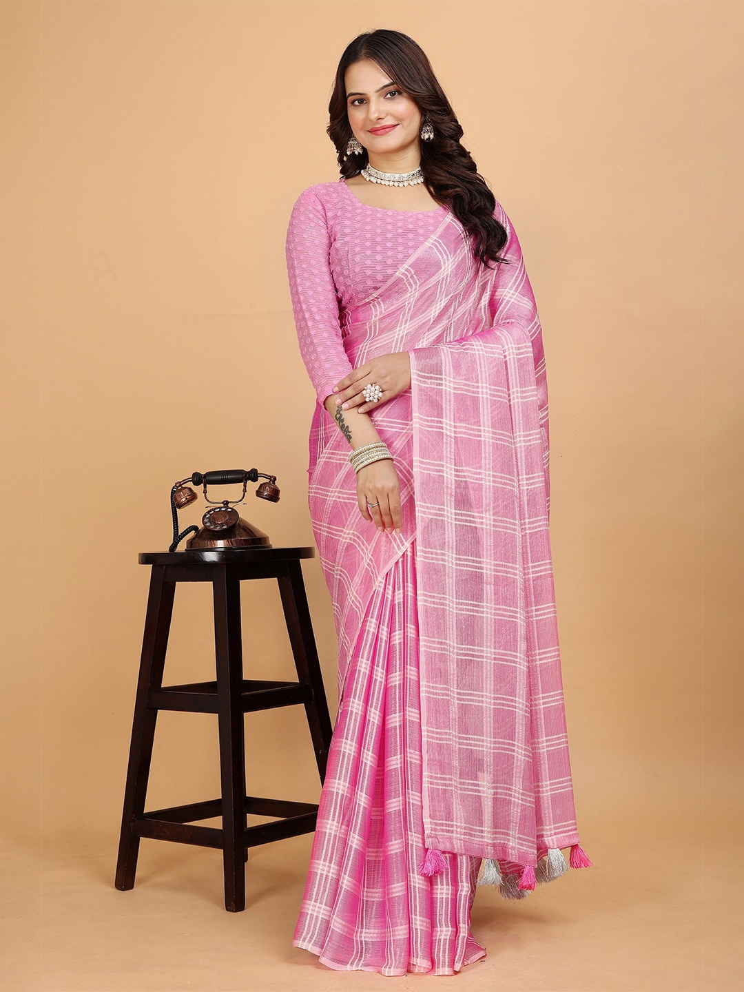 

K 5 Fashion Checked Pure Chiffon Saree, Pink