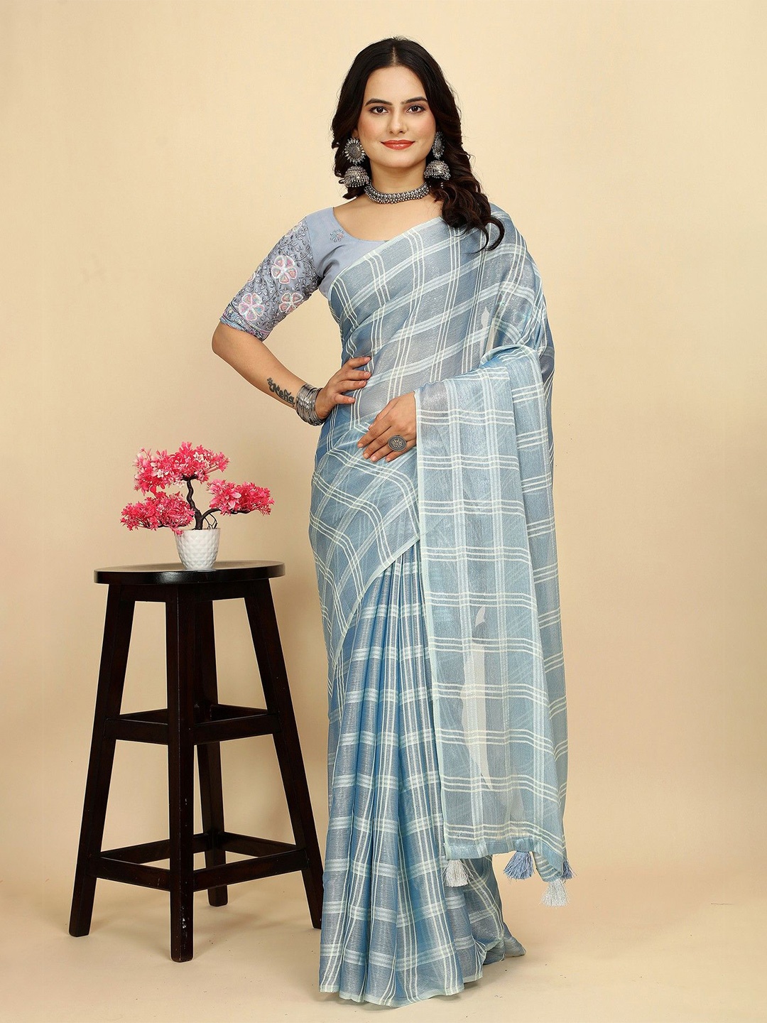 

K 5 Fashion Checked Pure Chiffon Saree, Grey