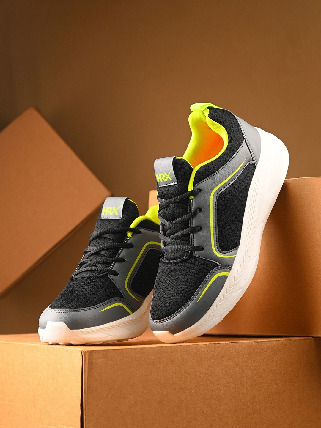 

HRX by Hrithik Roshan Men Mesh Running Non-Marking Shoes, Black