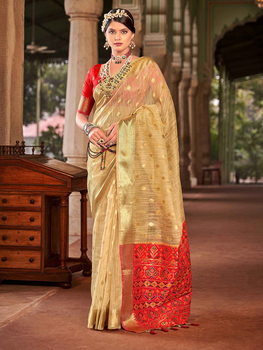 

Rhey Ethnic Motifs Zari Pure Silk Banarasi Saree, Cream