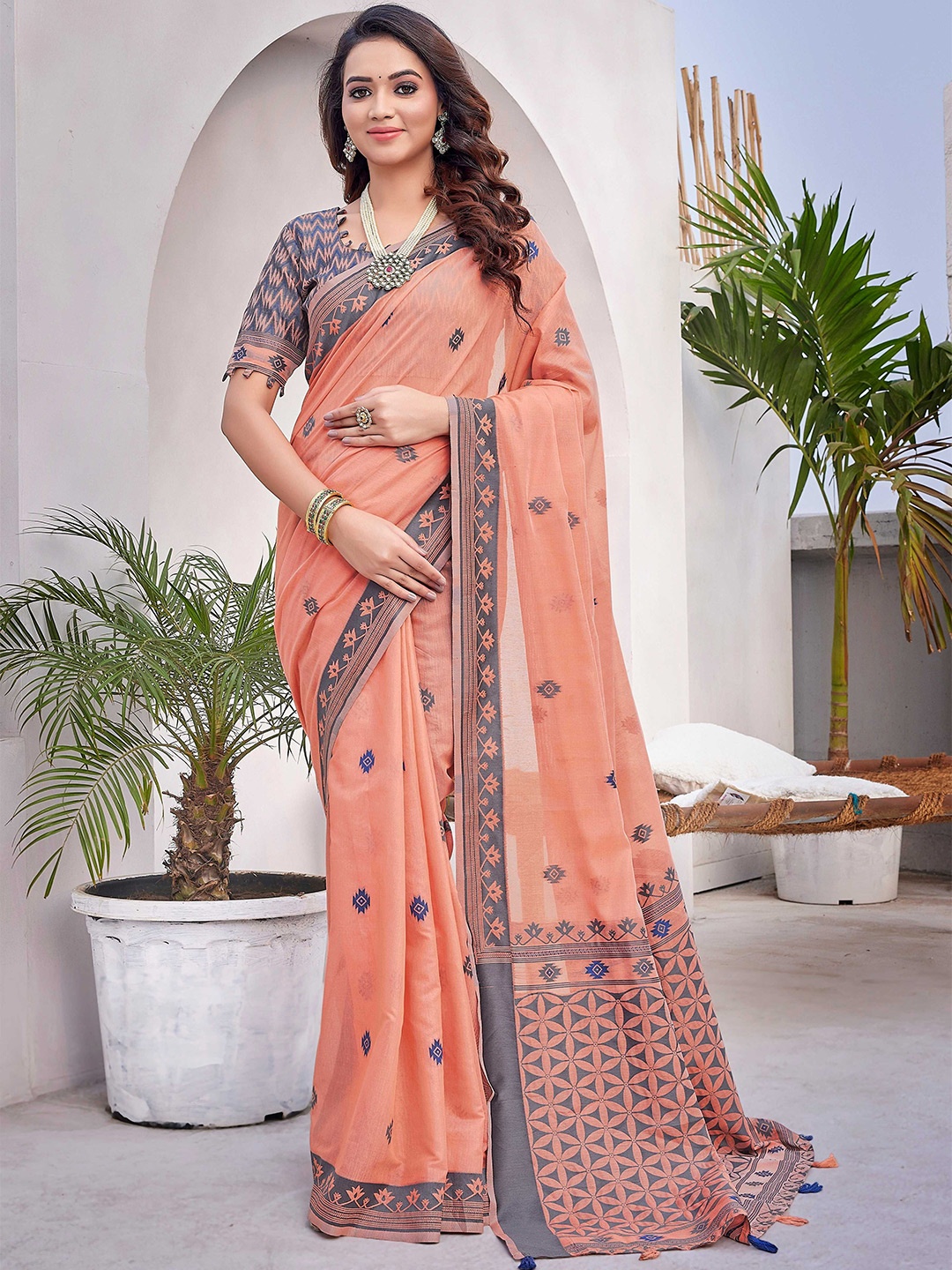 

Rhey Ethnic Motifs Printed Pure Cotton Saree, Peach
