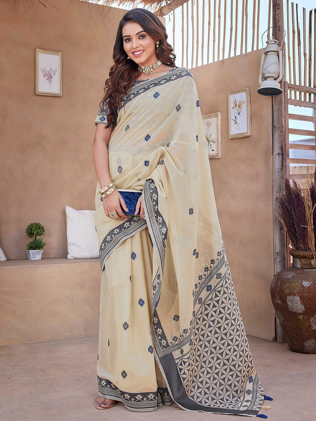 

Rhey Ethnic Motifs Woven Design Saree, Cream
