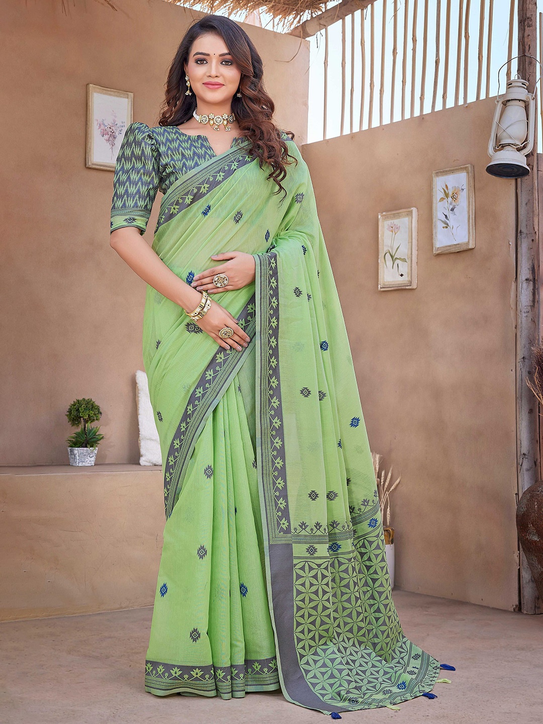 

Rhey Ethnic Motifs Woven Design Saree, Green