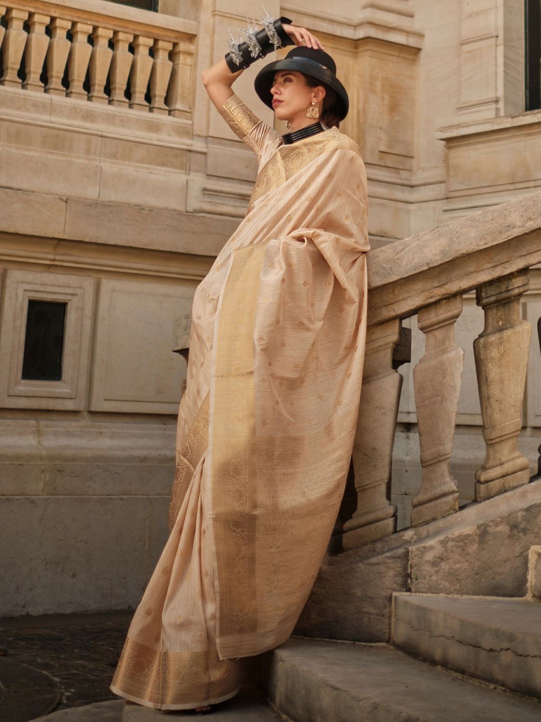 

ODETTE Off White Silk Blend Woven Saree With Unstitched Blouse For Women