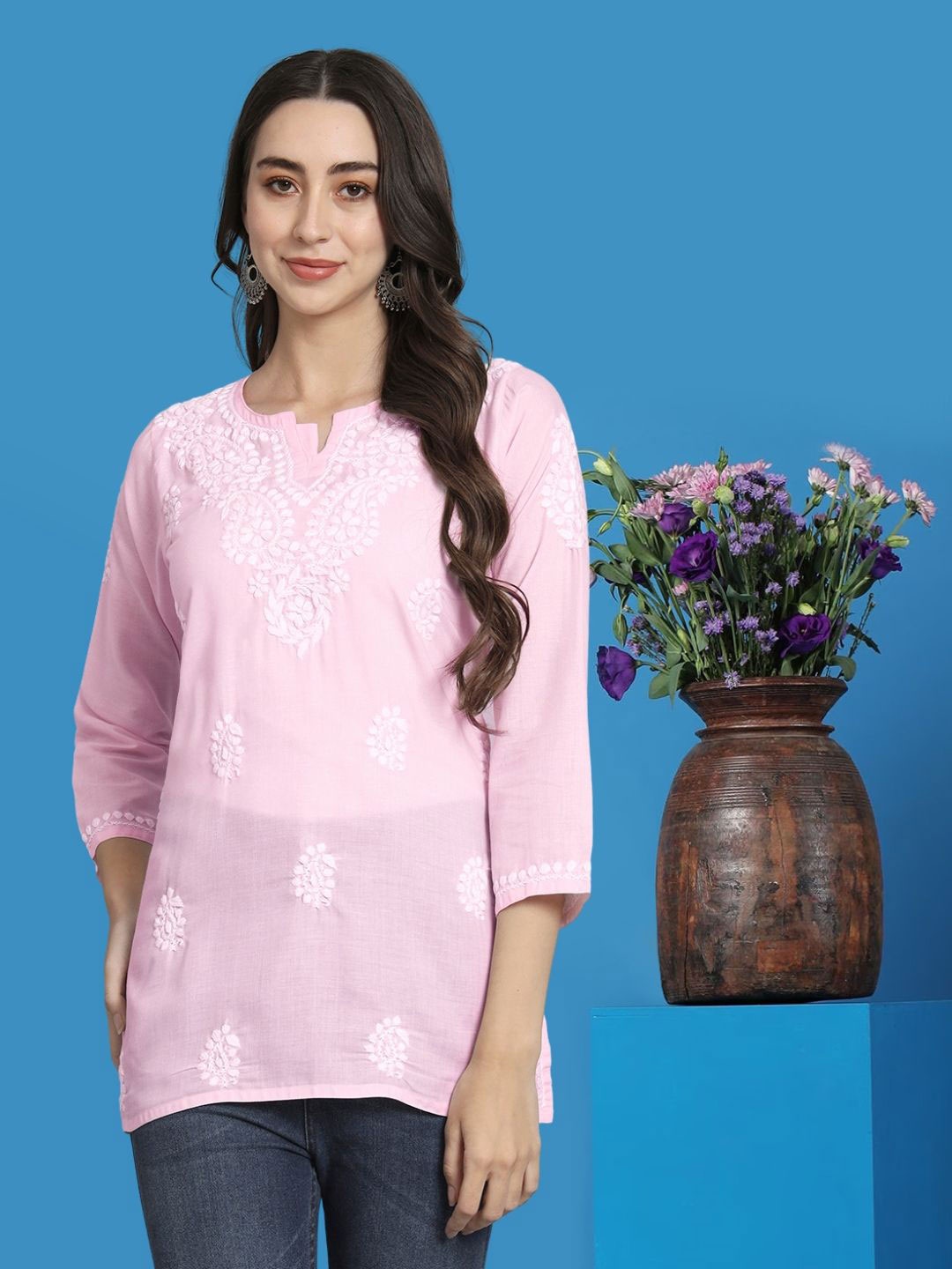 

PARAMOUNT CHIKAN Women Ethnic Motifs Embroidered Chikankari Kurti, Pink