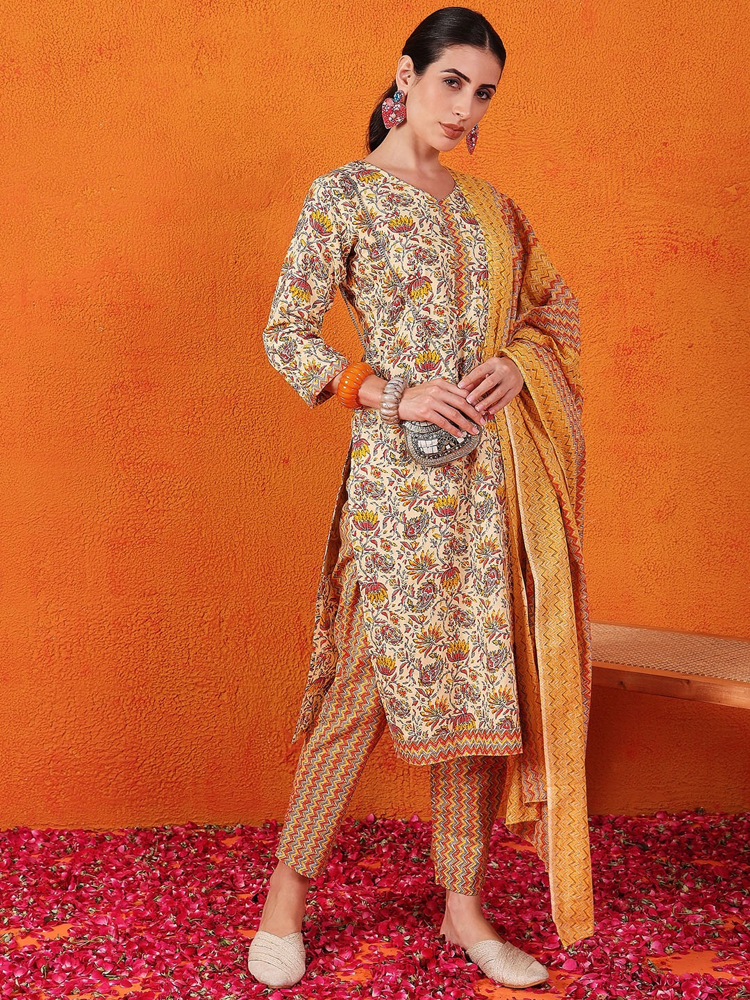 

Ariya Prints Floral Printed V-Neck Straight Kurta With Trouser & Dupatta, Cream